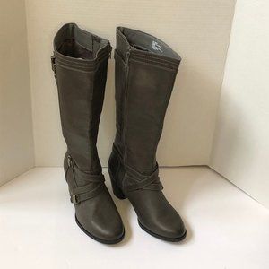 New Rialto Claudette knee high boots size 10